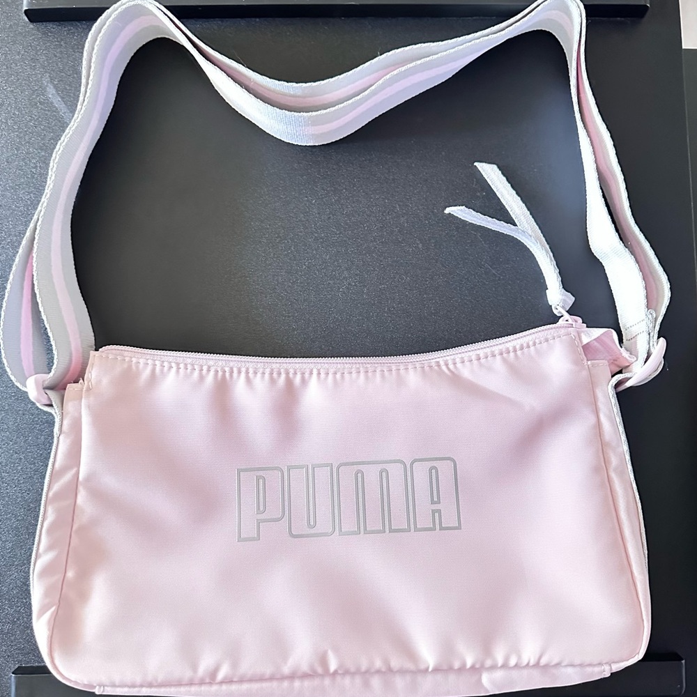 Light pink and gray Puma shoulder Bag, Machine Washable, One pocket inside.